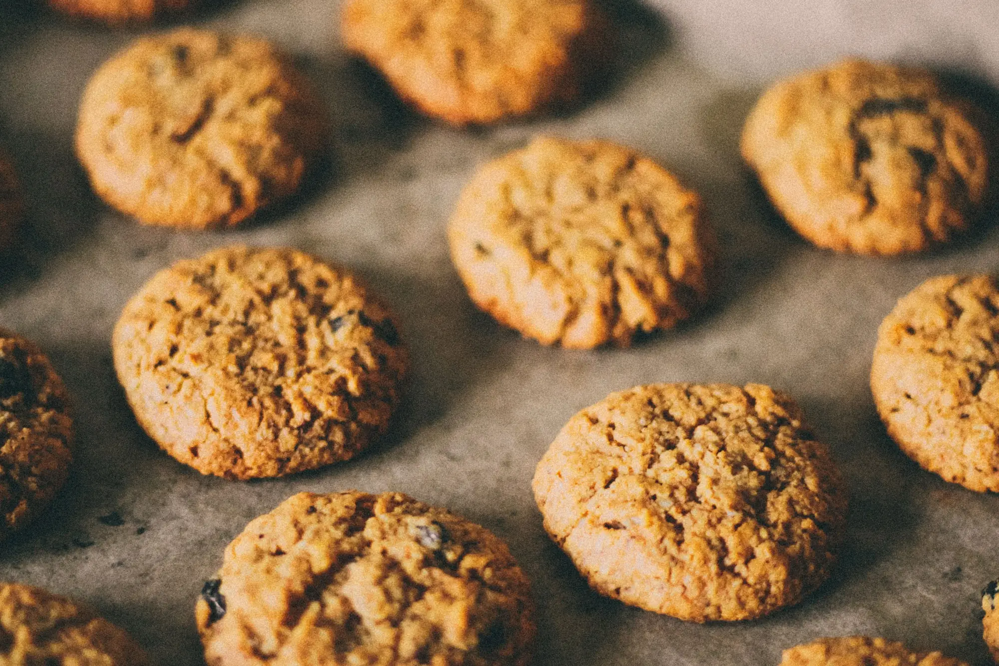 A tray of cookies
