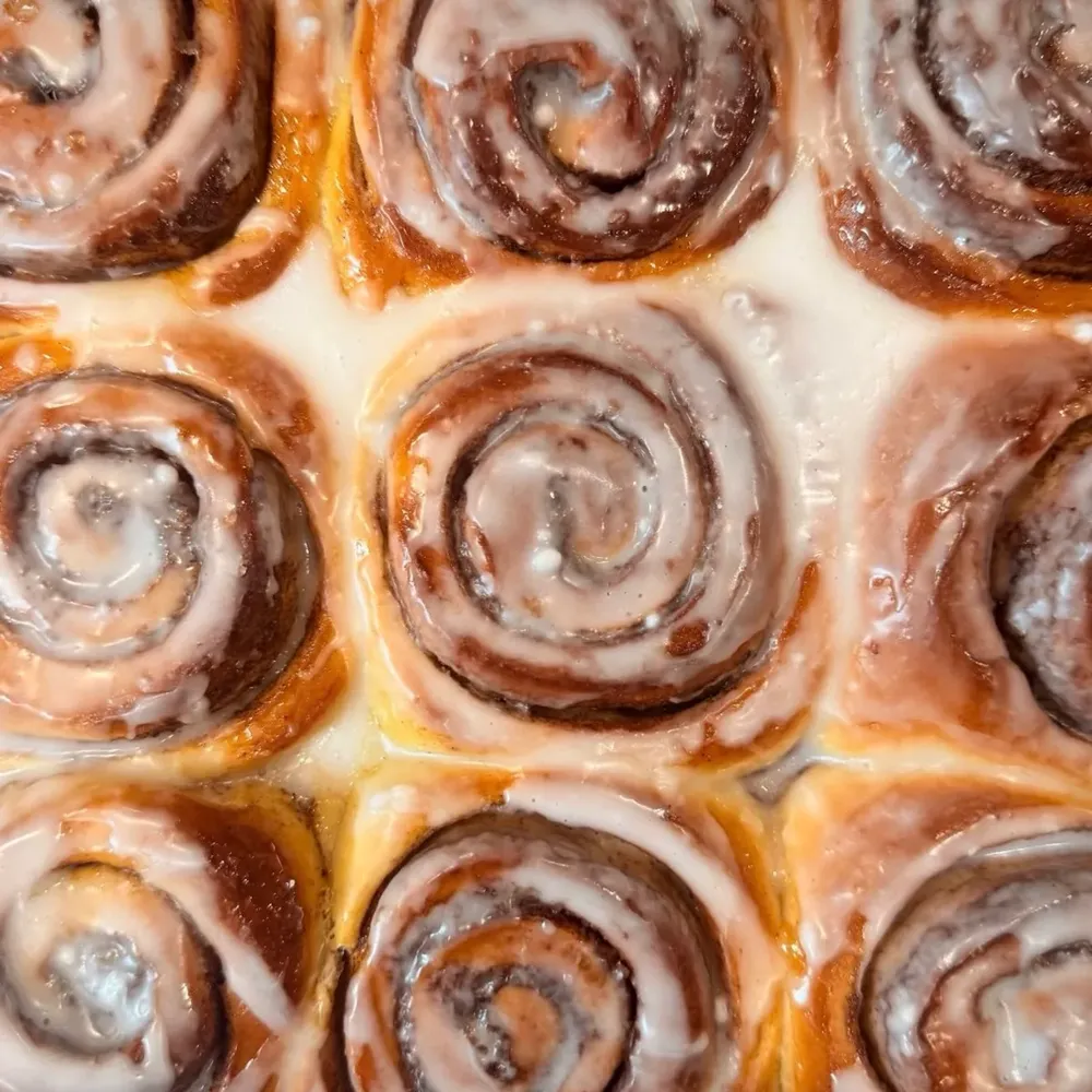 Big Boy Cinnamon Buns